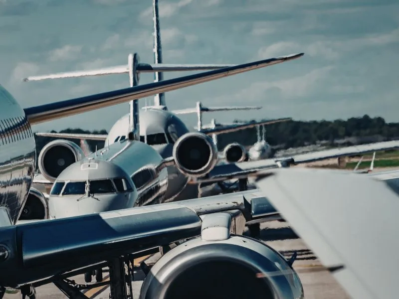 Aircraft leasing